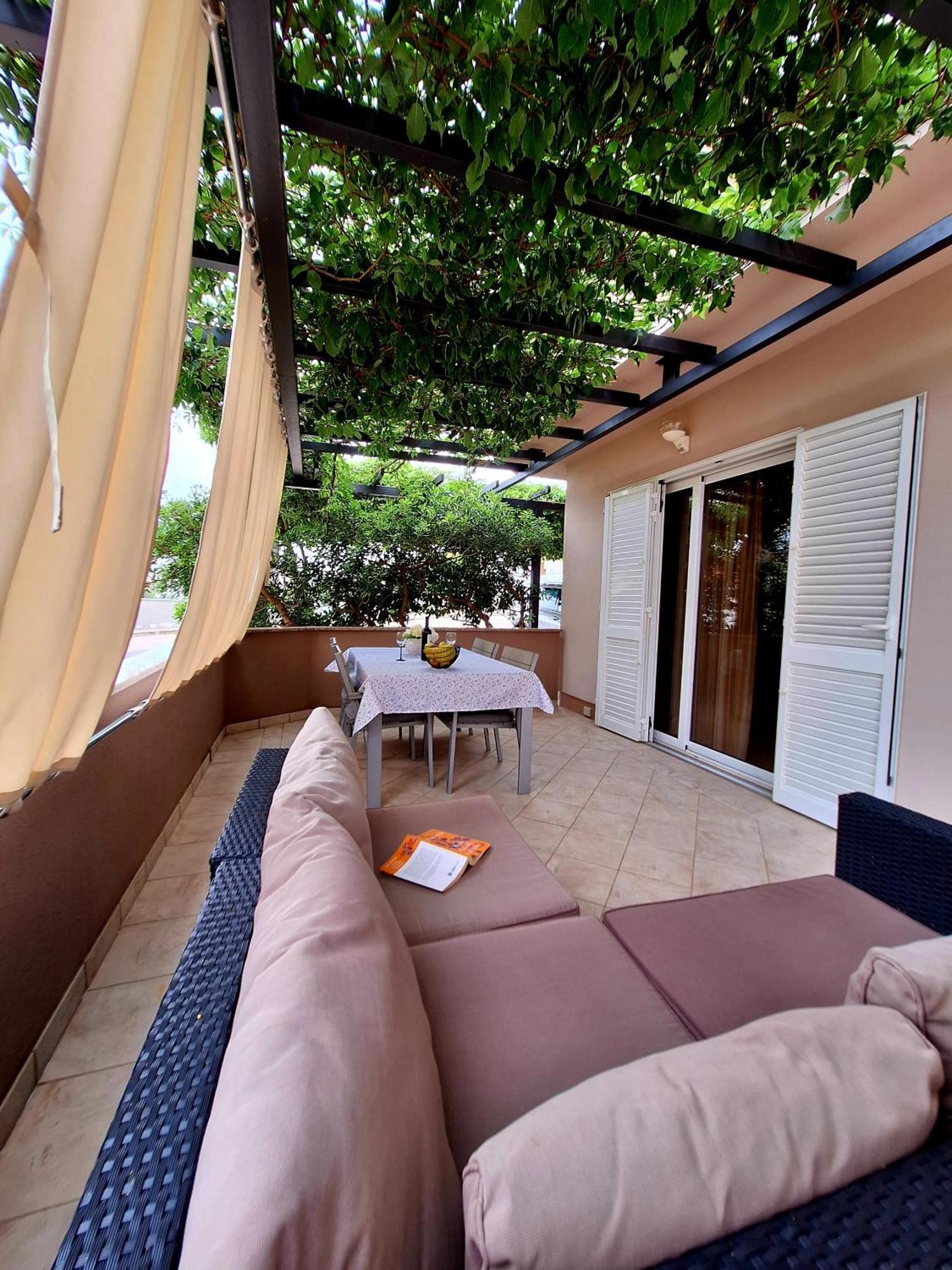 The Golden Island Apartments Krk Town Bagian luar foto