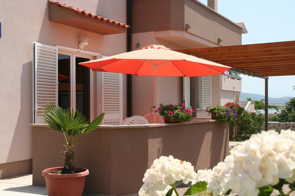 The Golden Island Apartments Krk Town Bagian luar foto