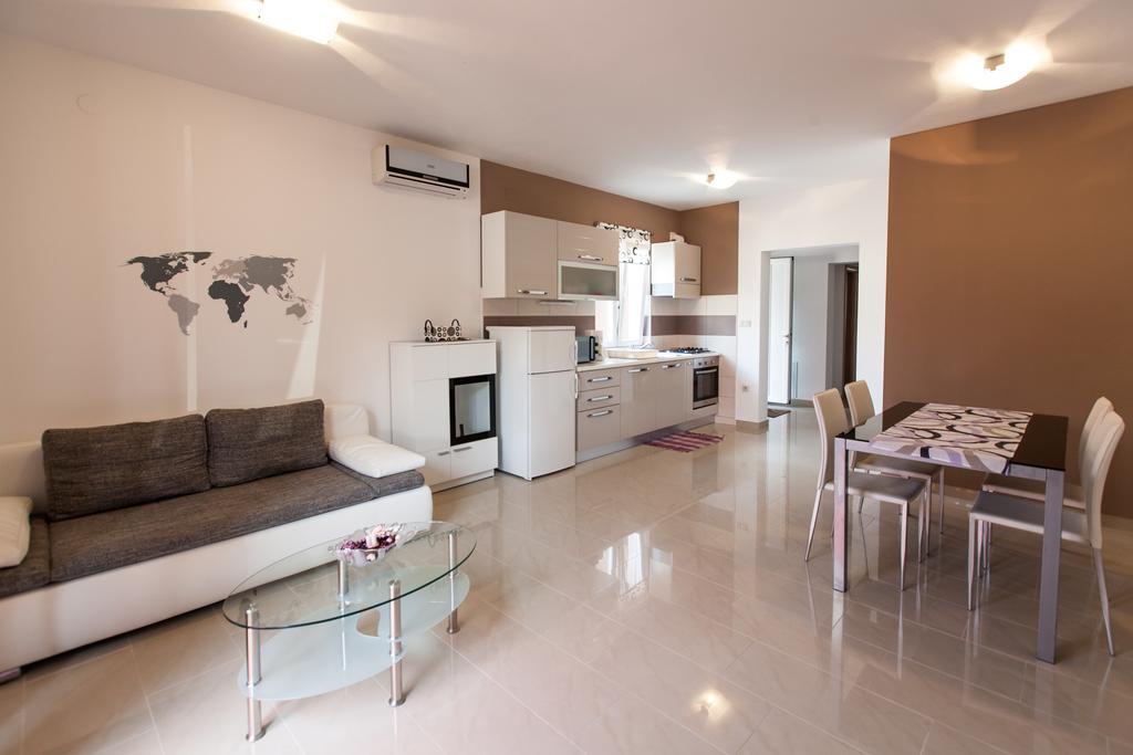 The Golden Island Apartments Krk Town Ruang foto