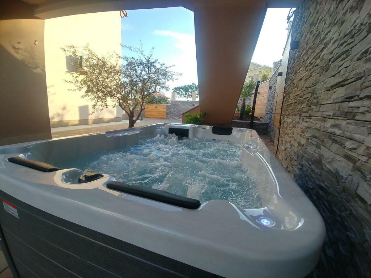 The Golden Island Apartments Krk Town Bagian luar foto